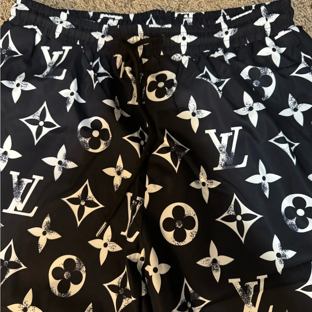 Authentic Louis Vuitton Joggers Size Large - Picture 6 of 6